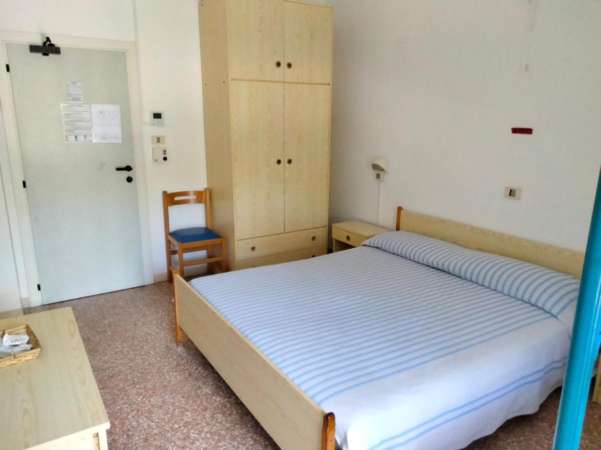 Hotel Maddalena Marina di Ravenna Pokoj fotografie