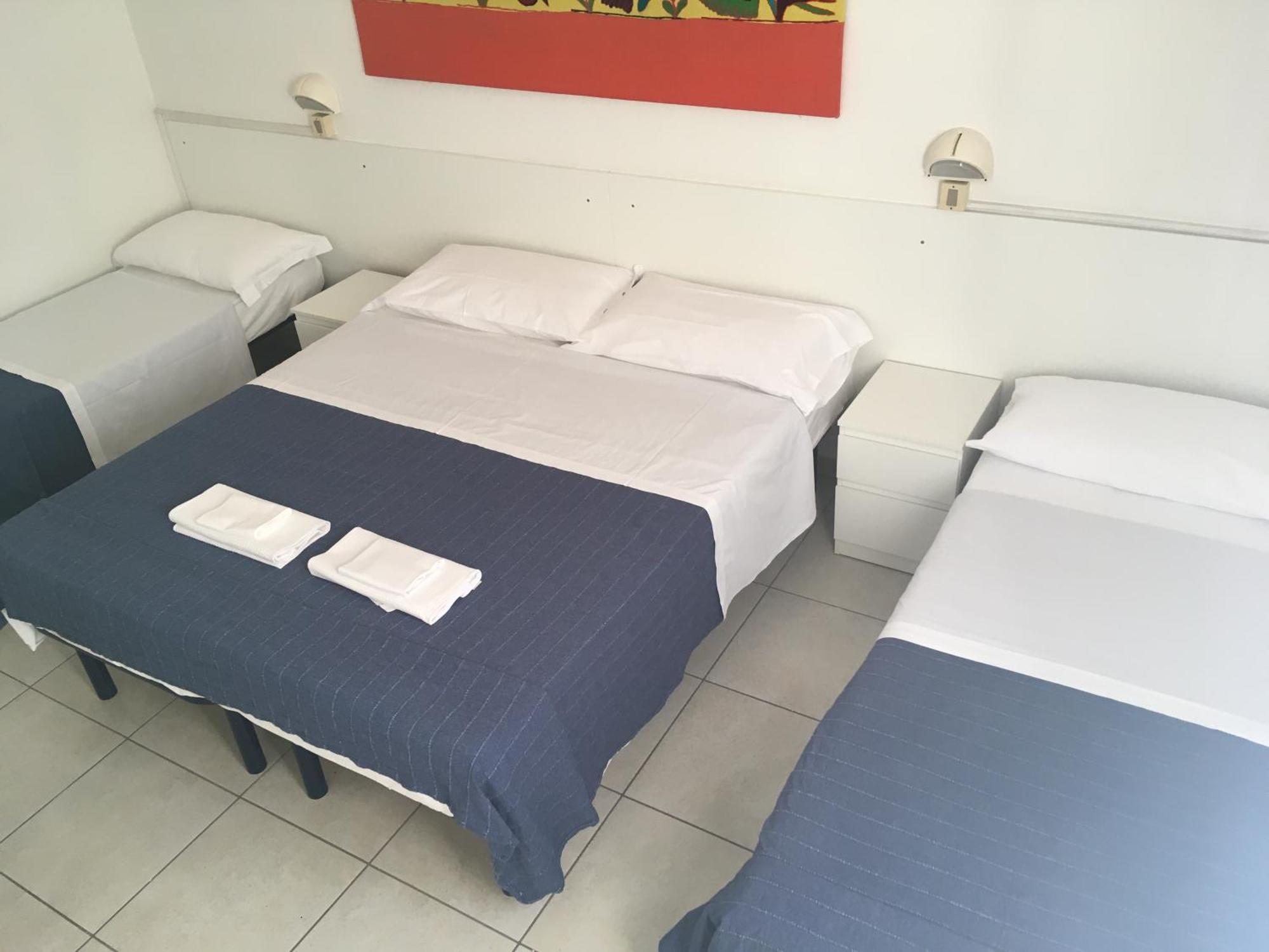 Hotel Maddalena Marina di Ravenna Pokoj fotografie